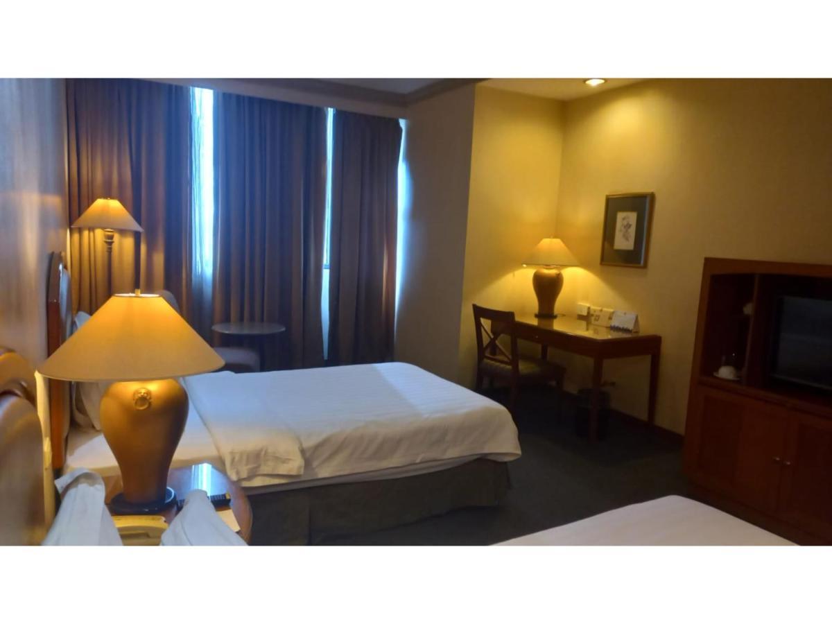 Capital O 914 Makati Palace Hotel San Pedro Makati Eksteriør billede