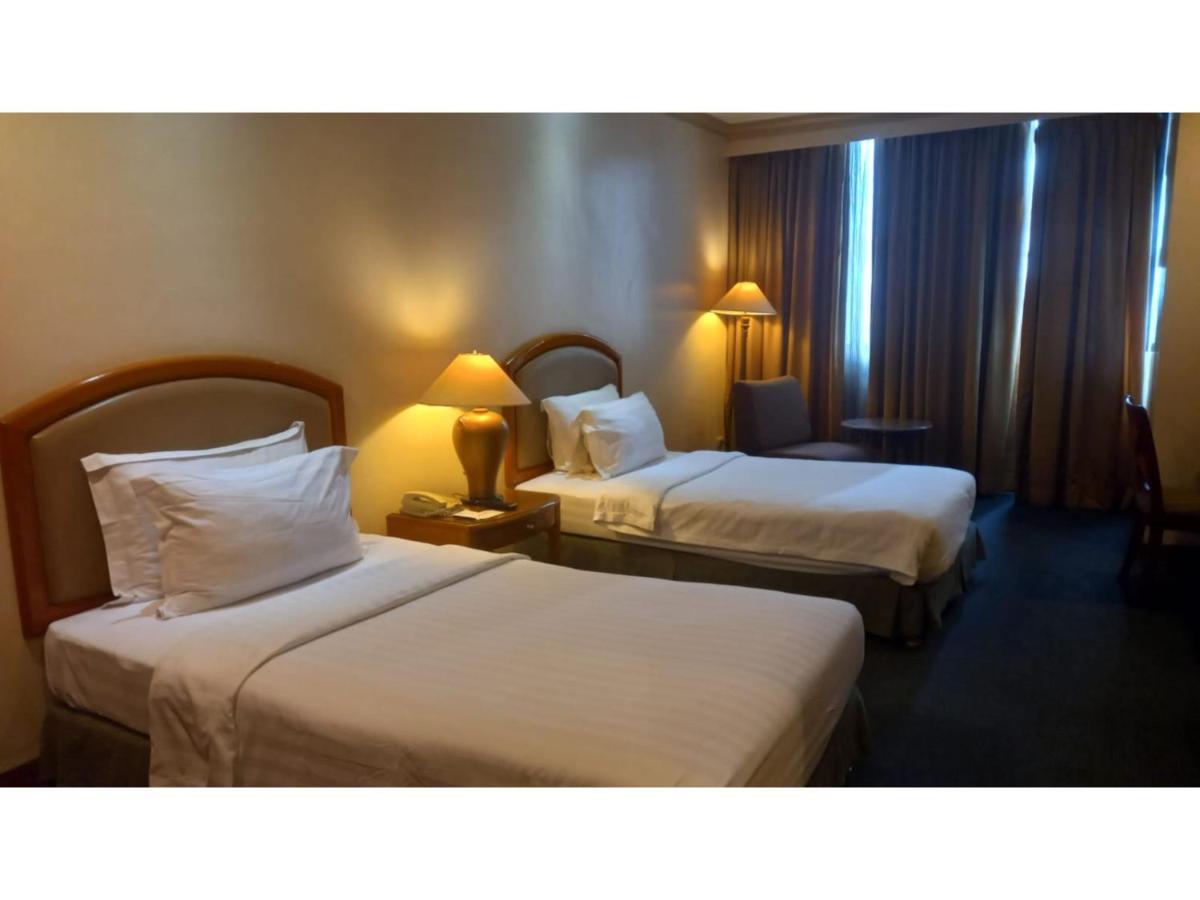 Capital O 914 Makati Palace Hotel San Pedro Makati Eksteriør billede