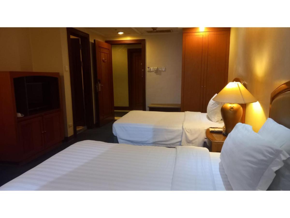 Capital O 914 Makati Palace Hotel San Pedro Makati Eksteriør billede