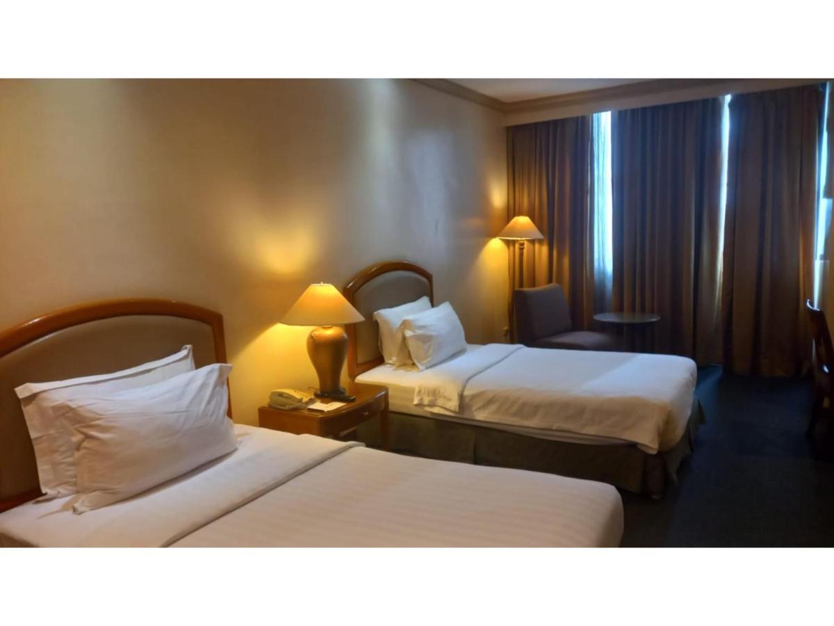 Capital O 914 Makati Palace Hotel San Pedro Makati Eksteriør billede